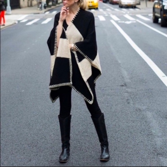 Frye Melissa Black Leather Button Back Zip Boots - Picture 2 of 8